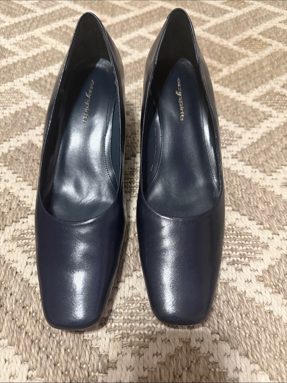 Easy Spirit Classic Navy Leather Pumps Narrow Size 7 Escaridad